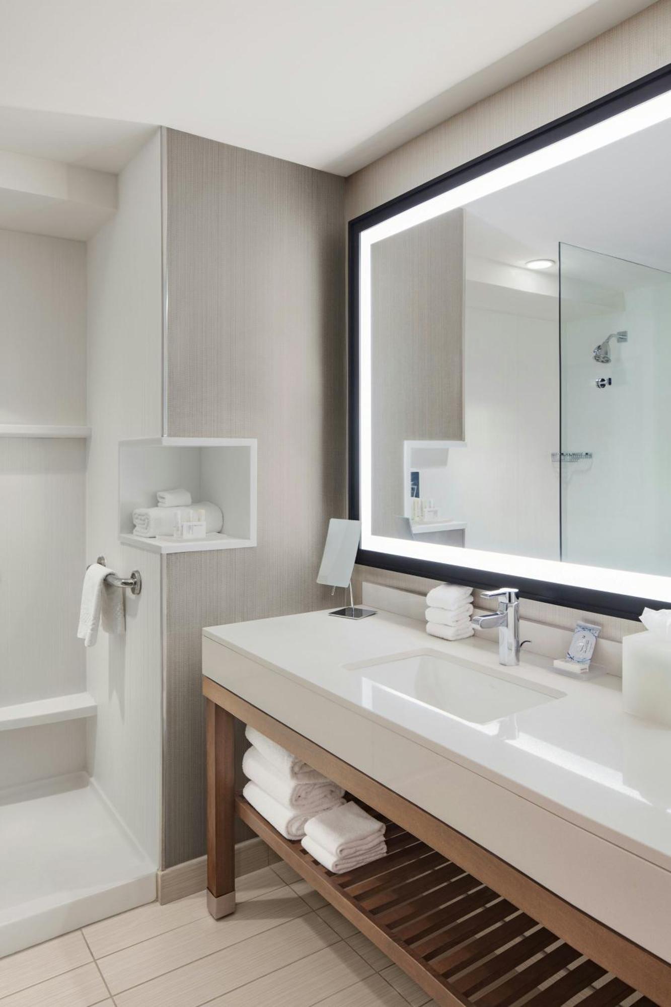 Courtyard By Marriott Portland Downtown/Waterfront Exterior foto